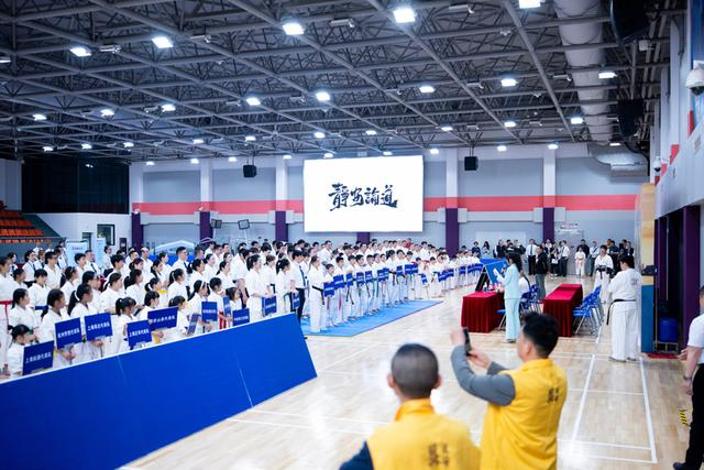 PG电子-萌娃白领展武艺！“静安论道”吸引300余名全国空手道爱好者来沪参赛|静安区|上海市|比赛|选手|体育局_新浪体育_新浪新闻
